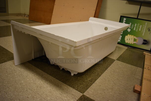 White Bathtub. 60x30x19. (room 103) - Image 5 of 5