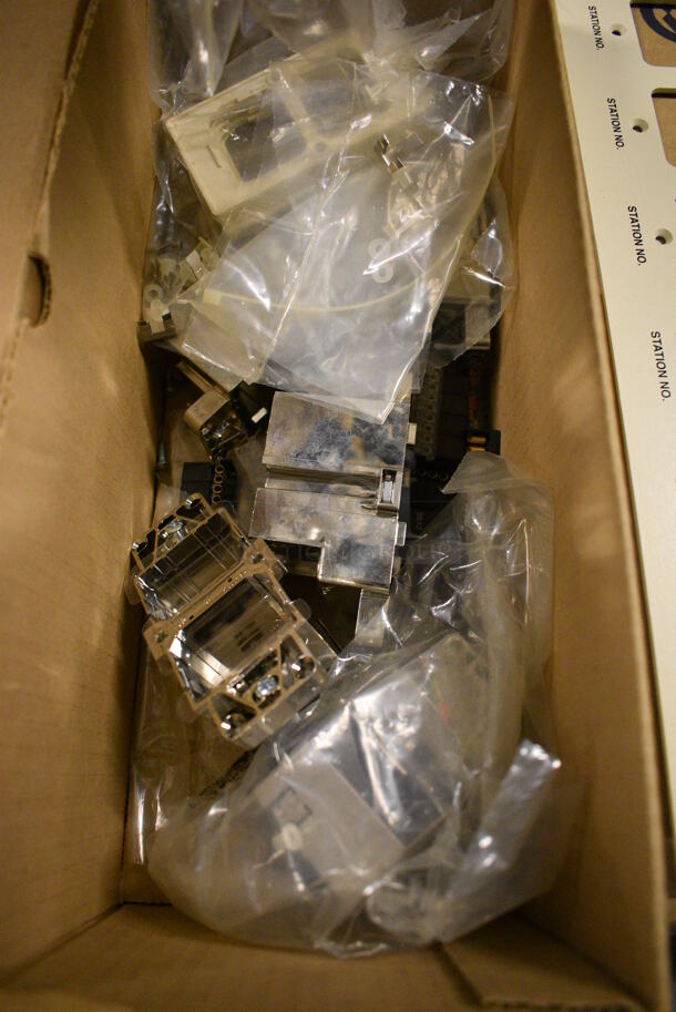 ALL ONE MONEY! Lot of Various Items Including Metal and Poly Pieces! (south basement 012) - Image 5 of 5