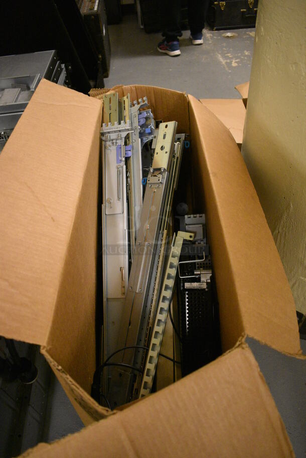 ALL ONE MONEY! Lot of Various Metal Electronic Items and Metal Pieces! (south basement 024) - Image 6 of 6