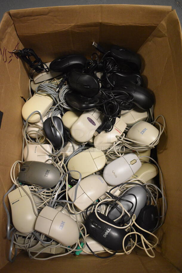 ALL ONE MONEY! Lot of Various Computer Mice! (south basement 012)