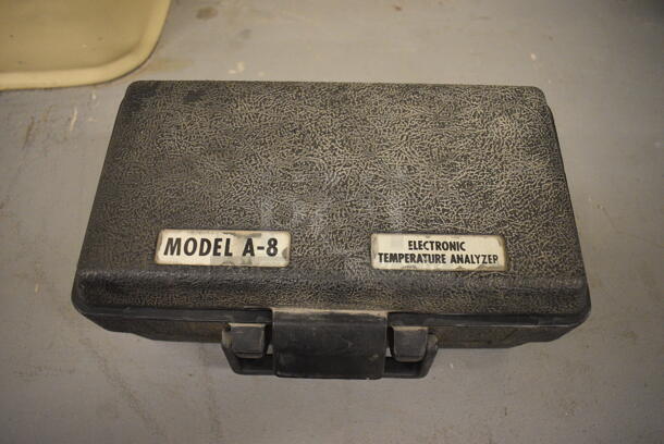 Annie A-B Temperature Analyzer in Hard Case. 11x6x4.5. (north basement 004) - Image 5 of 5