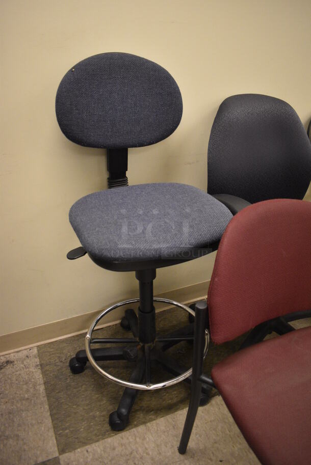 5 Various Chairs; 4 on Casters. 21x22x33. 5 Times Your Bid! (north basement 004b) - Image 5 of 6