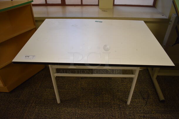 Table. 42x31x29.5. (room 211)