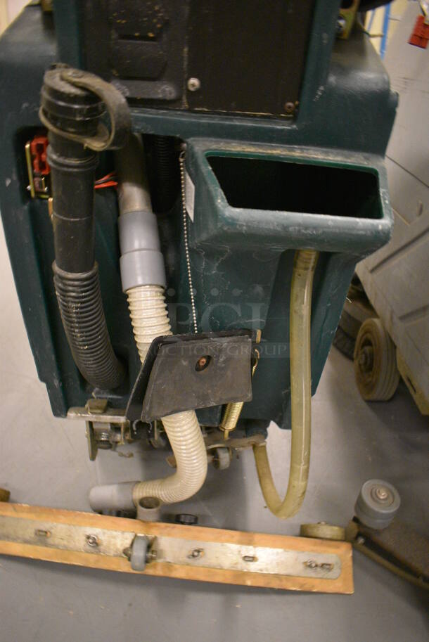 Nobles Floor Cleaner. 27x39x39. (south basement 019) - Image 6 of 8