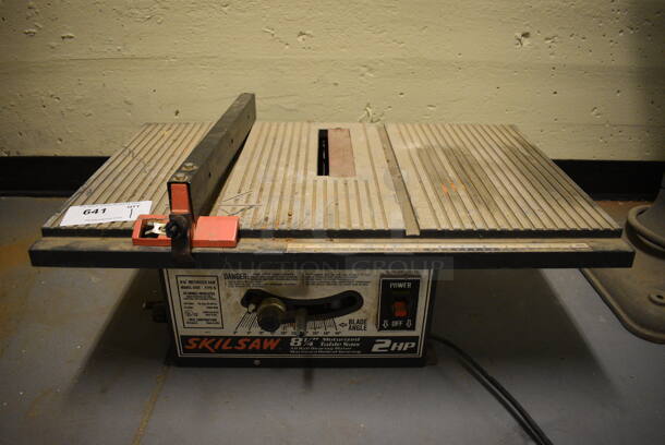 Skilsaw 2 HP Countertop Motorized Table Saw. 27x20x13. (south basement 012)
