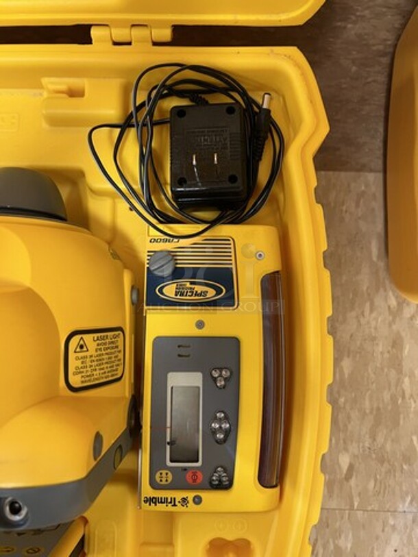 Trimble Spectra Surveying Set in Hard Case. 20x16x11. (room 122) - Image 4 of 9