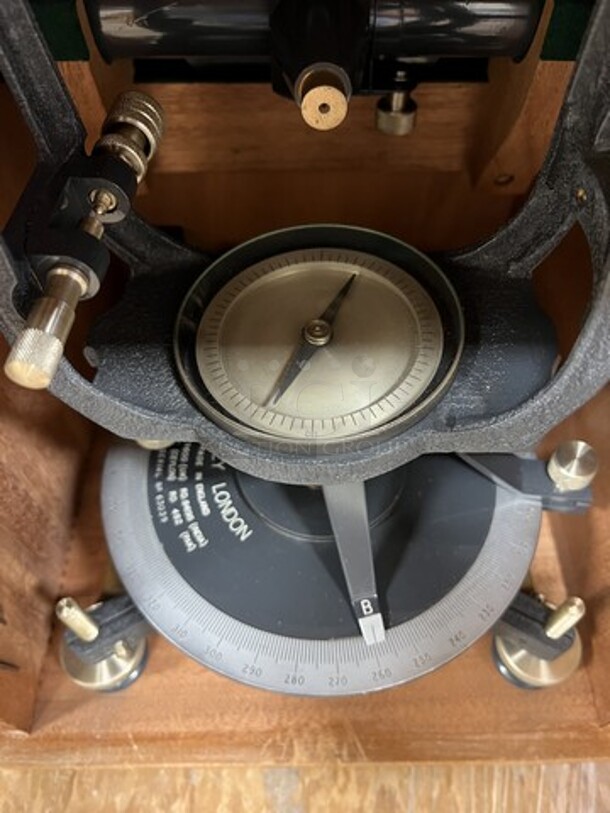 Stanley London Instructional Theodolite in Wooden Case. 10.5x11.5x14. (room 122) - Image 2 of 6