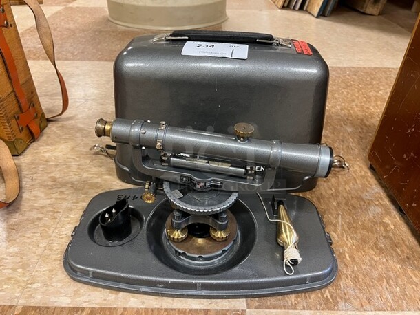 David Model 8114 Level w/ Case. 16x8x11. (room 122) - Image 1 of 6