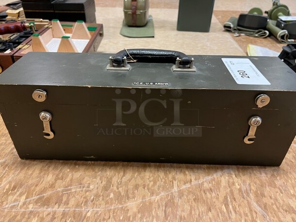 Black Metal Eye Instrument in Wooden Case. 19x5.5. (room 122) - Image 5 of 7