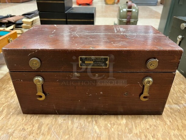 US Navy Stadimeter in Wooden Case. 12.5x7x6.5. (room 122) - Image 5 of 5