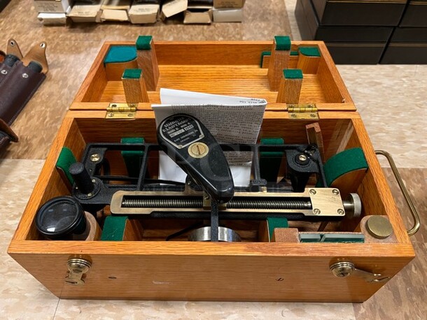 US Navy Stadimeter in Wooden Case. 12.5x6.5x6.5. (room 122) - Image 1 of 7