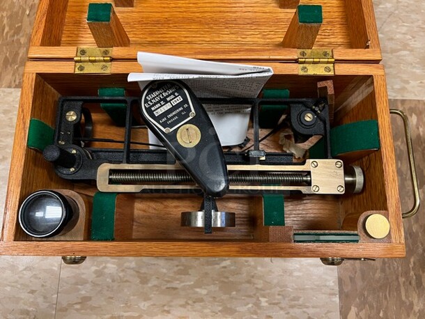 US Navy Stadimeter in Wooden Case. 12.5x6.5x6.5. (room 122) - Image 2 of 7