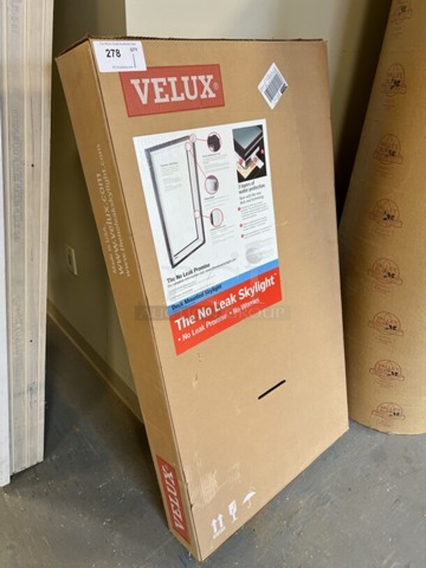 BRAND NEW IN BOX! Velux Skylight. (room 128) - Image 3 of 5