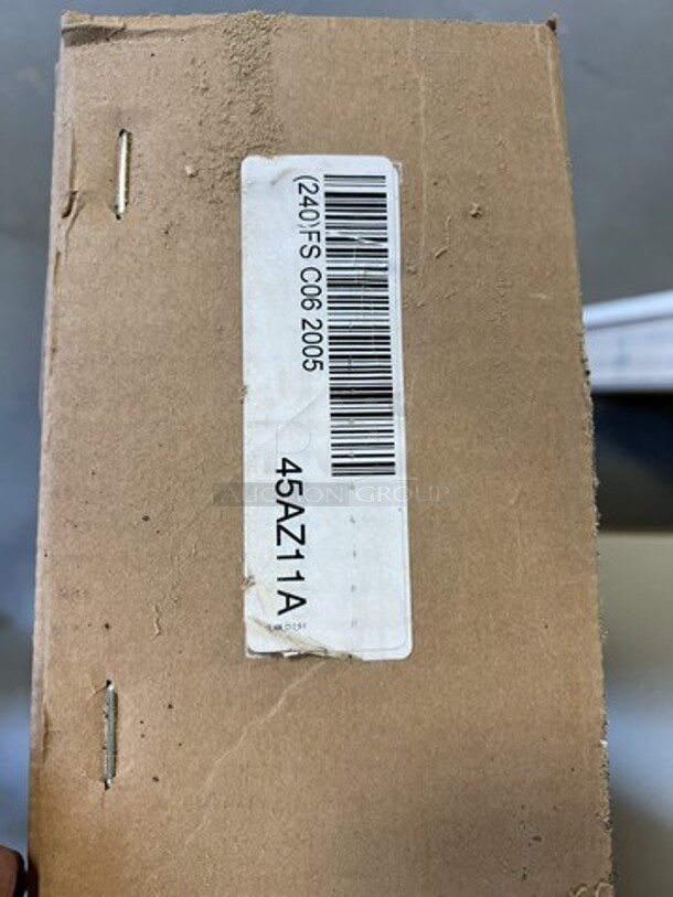 BRAND NEW IN BOX! Velux Skylight. (room 128) - Image 5 of 5