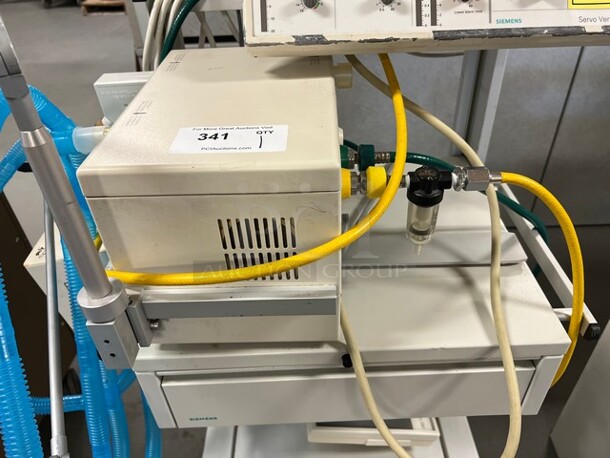Siemens Servo Ventilator 300 Metal Floor Style Ventilator. 22x26x50. (room 130) - Image 4 of 7