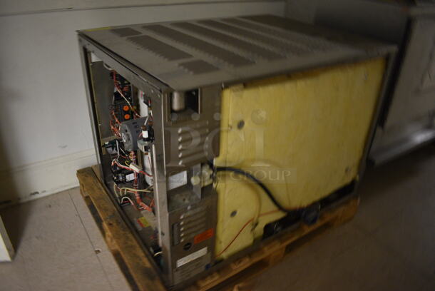 Groen Stainless Steel Commercial Steam Cabinet w/ Metal Racks. Goes GREAT w/ Lot 5! BUYER MUST REMOVE. 43x33x31. (Clearview Elementary - Upstairs Hallway) - Image 4 of 8