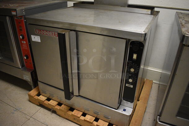 Blodgett Stainless Steel Commercial Full Size Convection Oven w/ Solid Doors, Metal Oven Racks and Thermostatic Controls. Goes GREAT w/ Lot 9! BUYER MUST REMOVE. 38x42x38. (Clearview Elementary - Upstairs Hallway) - Image 3 of 7