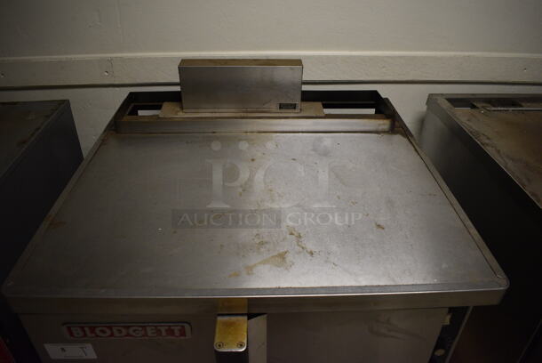 Blodgett Stainless Steel Commercial Full Size Convection Oven w/ Solid Doors, Metal Oven Racks and Thermostatic Controls. Goes GREAT w/ Lot 9! BUYER MUST REMOVE. 38x42x38. (Clearview Elementary - Upstairs Hallway) - Image 6 of 7