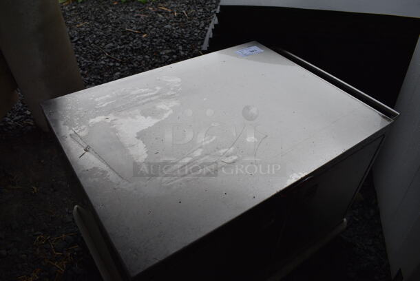Servolift Eastern Model P5-10-2 Stainless Steel Commercial Warming Holding Cabinet on Commercial Casters. BUYER MUST REMOVE. 120 Volts, 1 Phase. 32x24x21. (stadium) - Image 2 of 8
