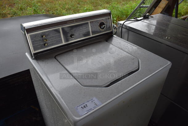 General Electric Metal Top Load Washer. BUYER MUST REMOVE. 27x25x44. (stadium) - Image 4 of 10
