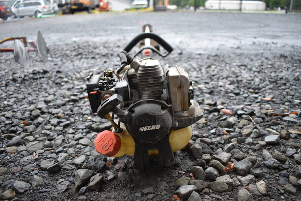 2013 Echo Model SRM-225 Gas Powered String Trimmer Weed Whacker. BUYER MUST REMOVE. 8.5x70x8.5. (stadium) - Image 7 of 11
