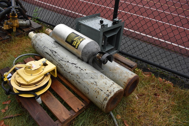 ALL ONE MONEY! Pallet Lot of Various Items Including Gas Syphon Tube Tank, 2 Carbon Dioxide Tanks and Blower. BUYER MUST REMOVE. Includes 9x9x57. (stadium) - Image 2 of 10