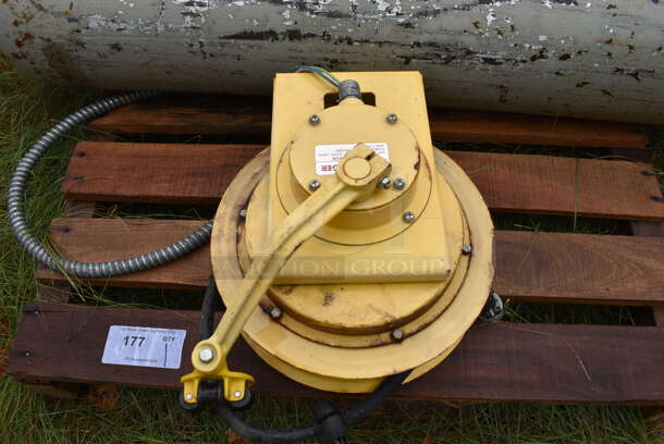 ALL ONE MONEY! Pallet Lot of Various Items Including Gas Syphon Tube Tank, 2 Carbon Dioxide Tanks and Blower. BUYER MUST REMOVE. Includes 9x9x57. (stadium) - Image 3 of 10