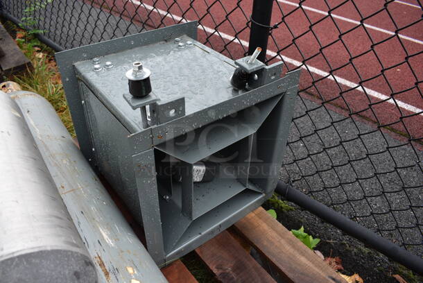 ALL ONE MONEY! Pallet Lot of Various Items Including Gas Syphon Tube Tank, 2 Carbon Dioxide Tanks and Blower. BUYER MUST REMOVE. Includes 9x9x57. (stadium) - Image 5 of 10