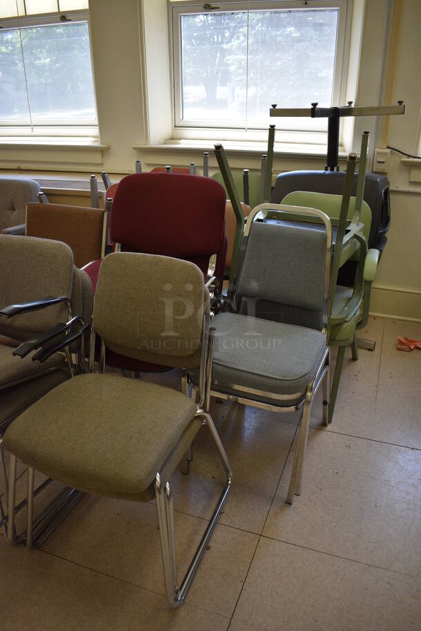 22 Various Chairs. BUYER MUST REMOVE. Includes 20x21x33. 22 Times Your Bid! (Clearview Elementary - Room 7) - Image 2 of 6