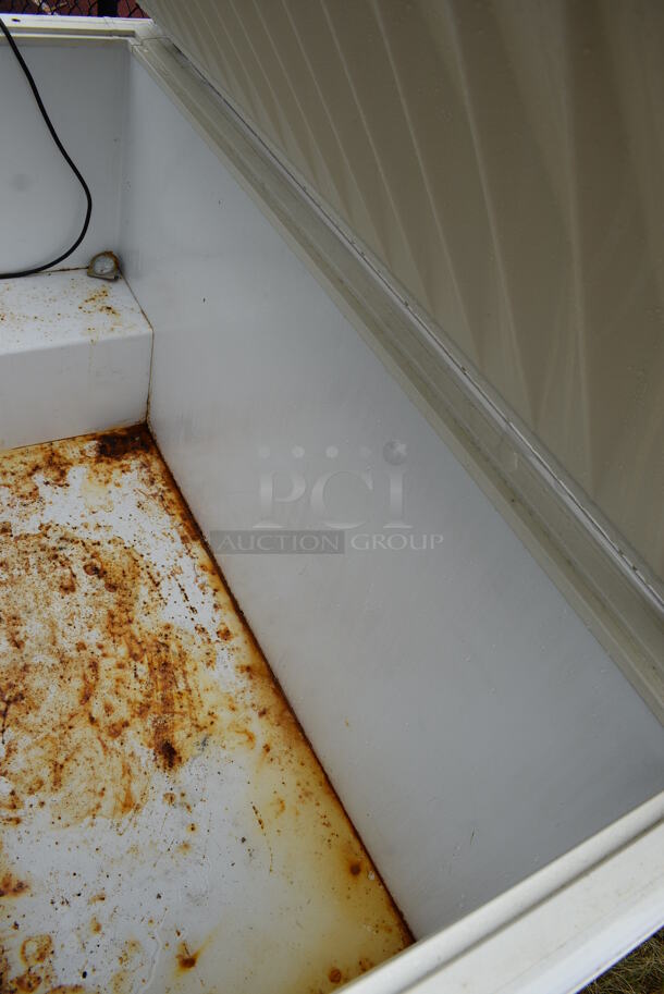 Electrolux Model FFC20C4AW1 Chest Freezer. BUYER MUST REMOVE. 115 Volts, 1 Phase. 61.5x27.5x35. Unit Does Not Power On. (stadium) - Image 6 of 8