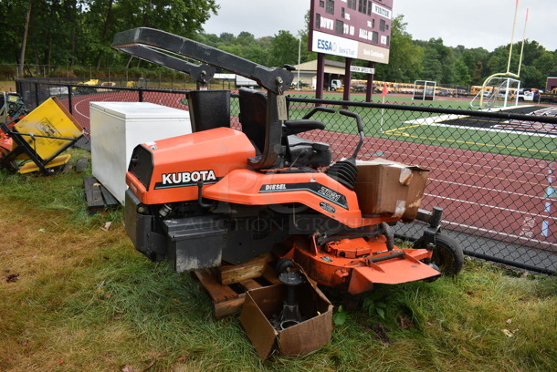 Kubota Model ZD21 Metal Commercial Diesel Powered Zero Turn Mower. Unit Needs a New Transmission and 2 Hydrostatic Units. BUYER MUST REMOVE. 72x86x81