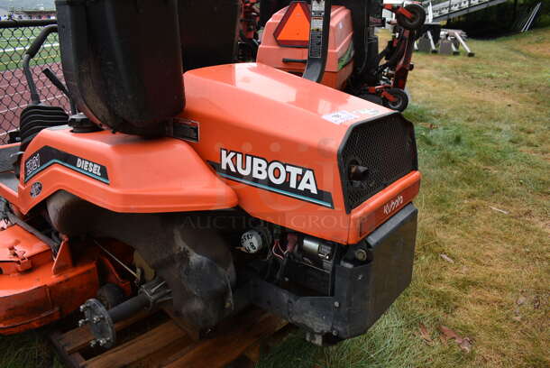 Kubota Model ZD21 Metal Commercial Diesel Powered Zero Turn Mower. Unit Needs a New Transmission and 2 Hydrostatic Units. BUYER MUST REMOVE. 72x86x81 - Image 3 of 12