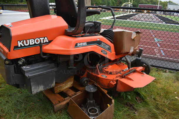 Kubota Model ZD21 Metal Commercial Diesel Powered Zero Turn Mower. Unit Needs a New Transmission and 2 Hydrostatic Units. BUYER MUST REMOVE. 72x86x81 - Image 8 of 12