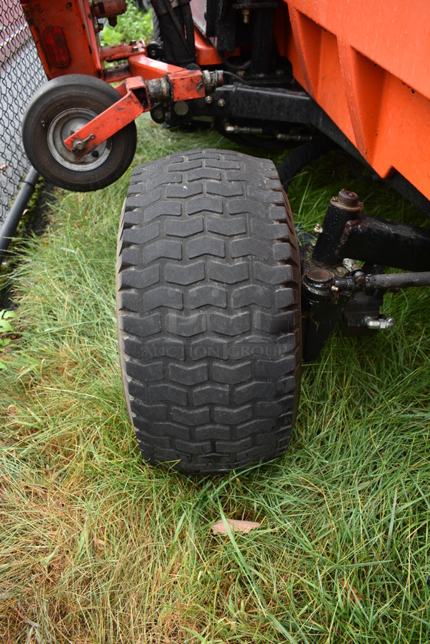 2005 Jacobsen Model HR 5111 4WD Metal Commercial Riding Lawn Mower. Good Working Order, Has a Hydraulic Hose Leak on Cutting System. BUYER MUST REMOVE. 60x147x88. (stadium) - Image 4 of 12