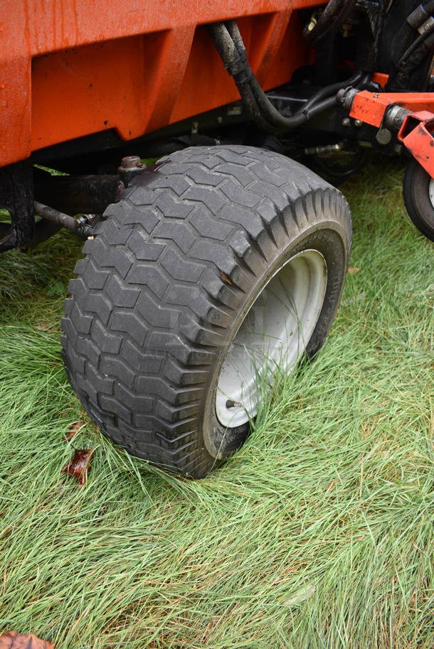 2005 Jacobsen Model HR 5111 4WD Metal Commercial Riding Lawn Mower. Good Working Order, Has a Hydraulic Hose Leak on Cutting System. BUYER MUST REMOVE. 60x147x88. (stadium) - Image 6 of 12