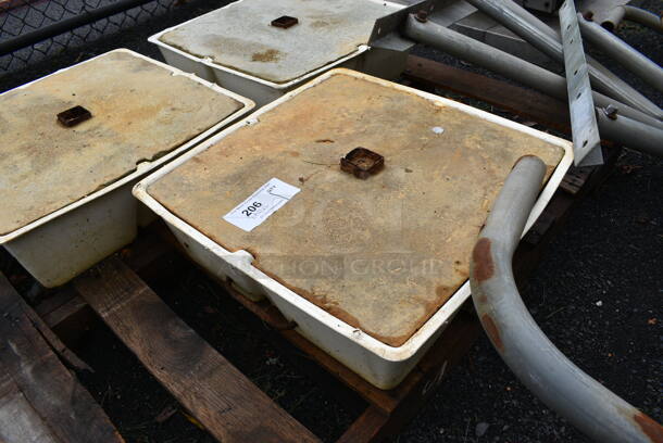 ALL ONE MONEY! Lot of 3 Bases and 2 Metal Table Bases. BUYER MUST REMOVE. Includes 19x19x6. (stadium) - Image 4 of 7