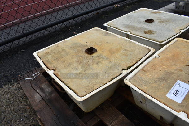 ALL ONE MONEY! Lot of 3 Bases and 2 Metal Table Bases. BUYER MUST REMOVE. Includes 19x19x6. (stadium) - Image 5 of 7