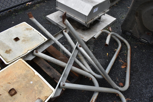 ALL ONE MONEY! Lot of 3 Bases and 2 Metal Table Bases. BUYER MUST REMOVE. Includes 19x19x6. (stadium) - Image 7 of 7