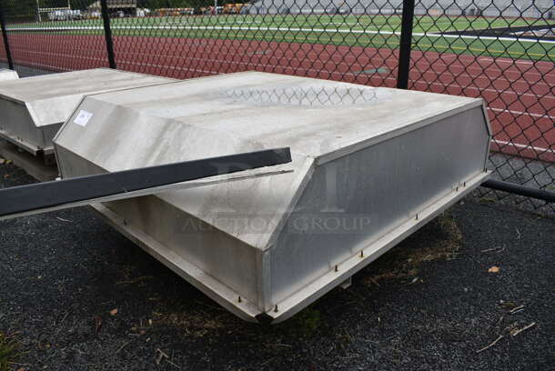 Metal Commercial Rooftop Vent Exhaust. BUYER MUST REMOVE. 45.5x46x20.5. (stadium) - Image 2 of 5
