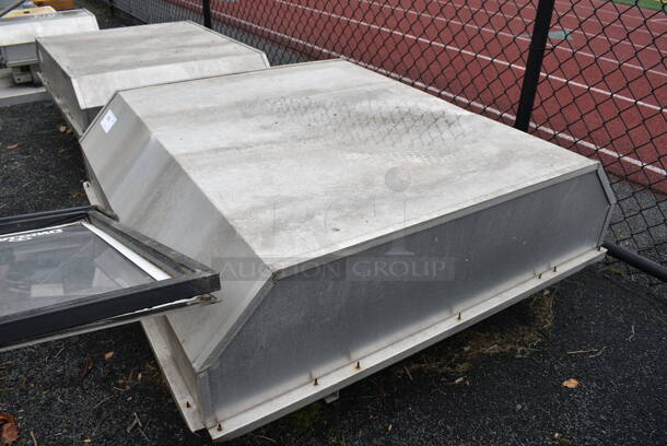 Metal Commercial Rooftop Vent Exhaust. BUYER MUST REMOVE. 45.5x46x20.5. (stadium) - Image 5 of 5