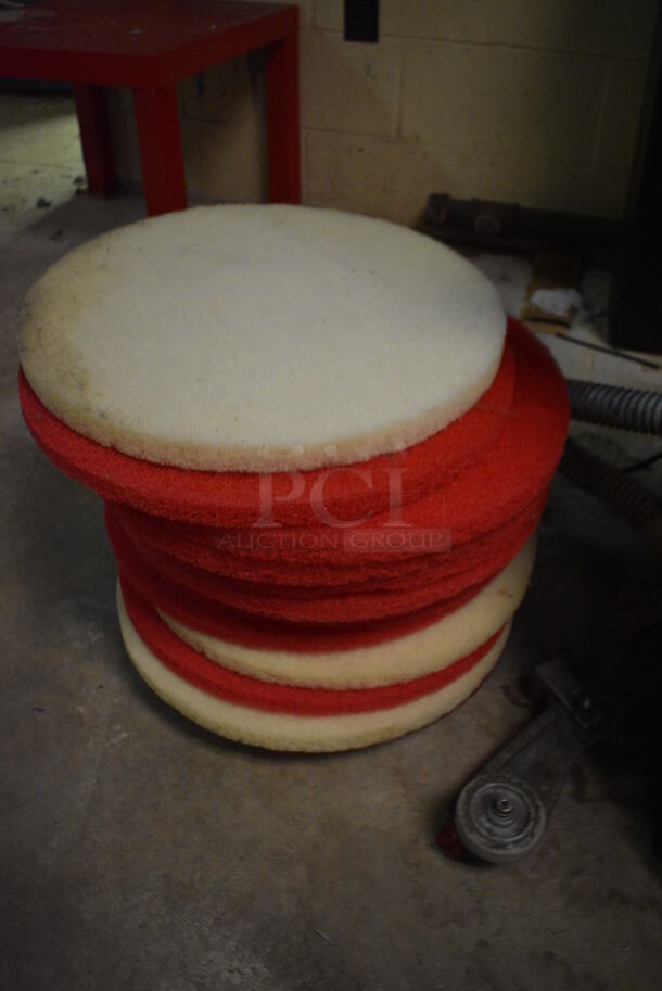 Windsor Model SCC172 Metal Commercial Floor Cleaning Machine w/ 10 Cleaning Pads and 2 New Blades. BUYER MUST REMOVE. 30x40x39. Tested and Working! (basement) - Image 2 of 12