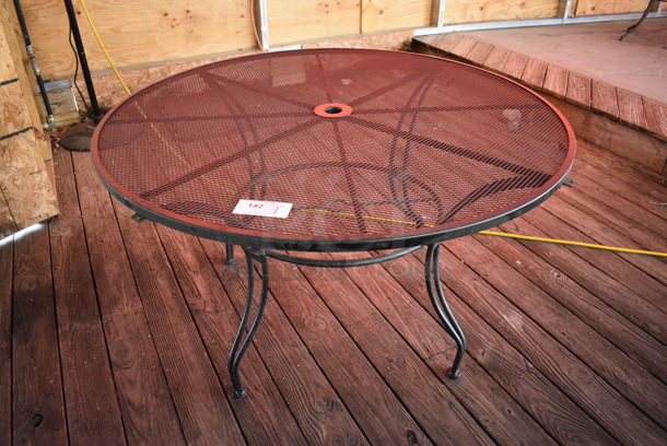 Black Mesh Metal Patio Table. 48x48x28. (patio)