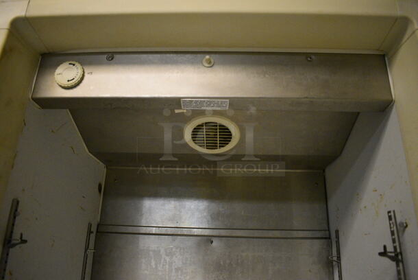 Arctic Air Model F22CW12 Metal Commercial Single Door Reach In Freezer on Commercial Casters. 115 Volts, 1 Phase. 32x30x74.5. Tested and Working! (kitchen) - Image 6 of 7