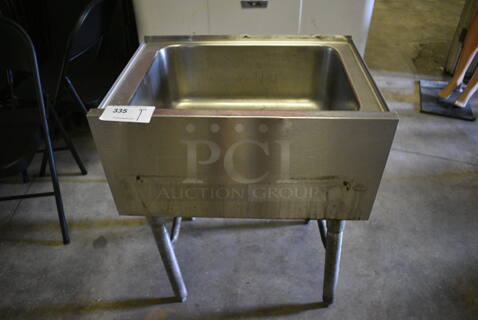 Stainless Steel Commercial Ice Bin. 24x18x28.5. (basement)