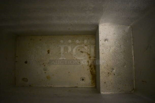 Haier Model HF71CL53NW Metal Chest Freezer. 115 Volts, 1 Phase. 37x21x33. Tested and Working! (kitchen) - Image 6 of 8