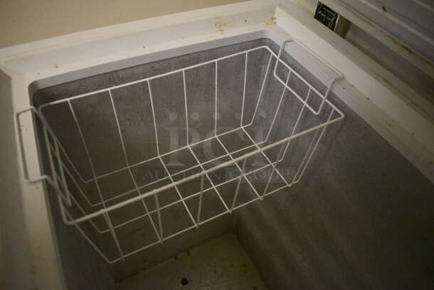 Haier Model HF71CL53NW Metal Chest Freezer. 115 Volts, 1 Phase. 37x21x33. Tested and Working! (kitchen) - Image 7 of 8