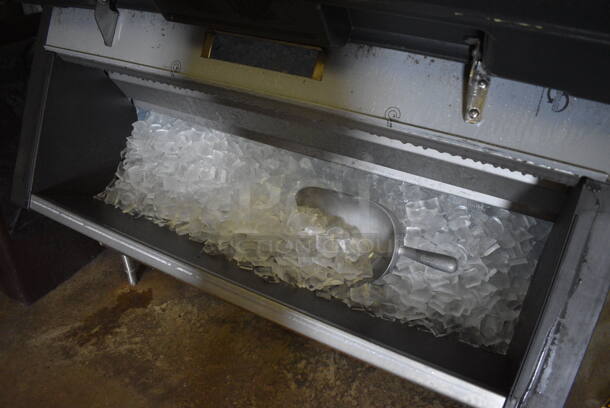 2017 Hoshizaki Model KM-1301SAH Stainless Steel Commercial Ice Head on Hoshizaki Model B-1300SS Stainless Steel Commercial Bin. BUYER MUST REMOVE. 208-230 Volts, 1 Phase. 48x42x94. Tested and Working! (basement) - Image 4 of 7