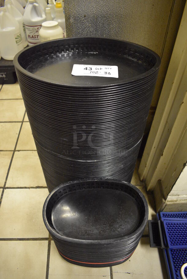 ALL ONE MONEY! Lot of 102 and 38 Black Poly Food Baskets. 12.5x9.5x1.5, 10.5x7x1.5. (dishwasher area)