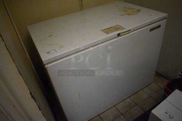 Kelvinator Model HFP153RM1 Metal Chest Freezer. 115 Volts, 1 Phase. 44.5x28x35. Tested and Working! (dishwasher area) - Image 2 of 9