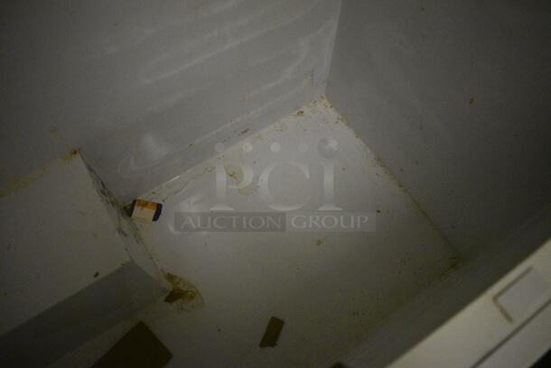 Kelvinator Model HFP153RM1 Metal Chest Freezer. 115 Volts, 1 Phase. 44.5x28x35. Tested and Working! (dishwasher area) - Image 5 of 9